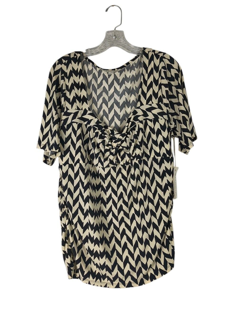 Cato Top 18/20W Women’s Black Cream Contour Fit Ruched Sides Twist Front Stretch